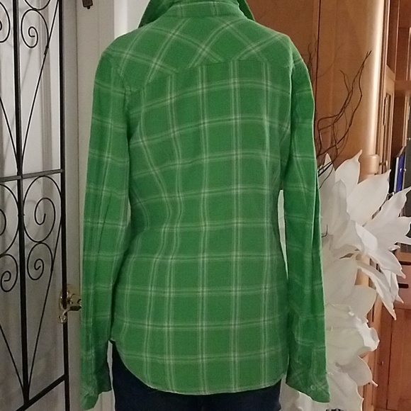 So plaid button up. Size L - Picture 2 of 6